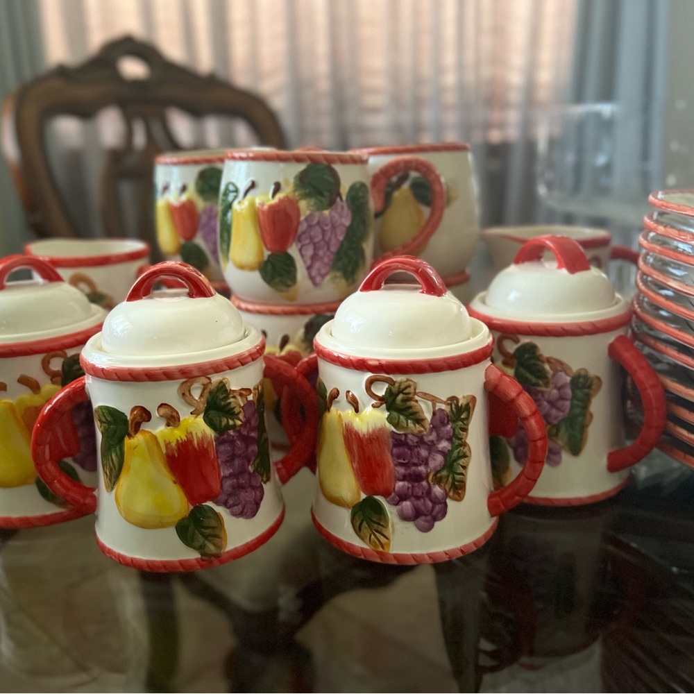 SKU 4- Decorative/ 23 piece fruit dinner kitchenware set